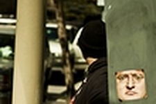本日の一枚『GDC会場付近にて複数のGabe Newell顔面ポスターが出没』 画像