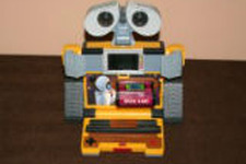 「Atari 2600」と「WALL-E」が合体したカスタムゲーム機『Atar-E』登場 画像