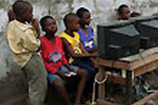 本日の一枚 『コンゴ民主共和国のゲームセンター』 画像